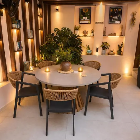 Casa Enetiko Hotel *