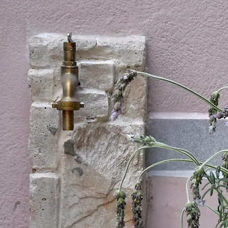 فندق Casa Enetiko *